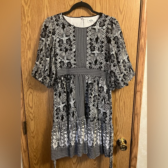 In Bloom Dresses & Skirts - In Bloom Boho Style Black and White short dress/tunic contrasting pattern tie